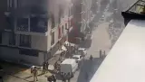 قفزا من الطابق الثالث هرباً من النار.. حريق مأساوي يهزّ حيّاً سكنياً في إسطنبول