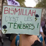 "بسم الله إنها الظلمات" عبارة تقود الاحتجاجات التلاميذية بفرنسا.. ما قصتها؟